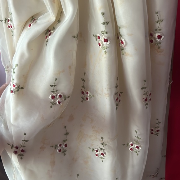 Red and White Floral Dress - Picture 3 of 6